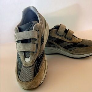SAS Mens Journey J-V Mesh Gray Walking Shoes Size 
9.5 Wide